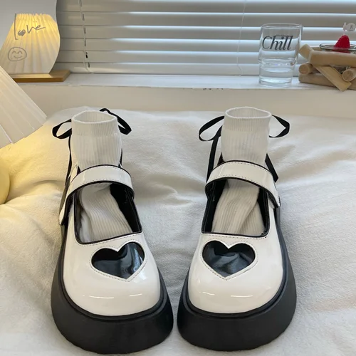 کفش کیوت کاوایی ترند ۲۰۲۲ کد۰۴۹۸