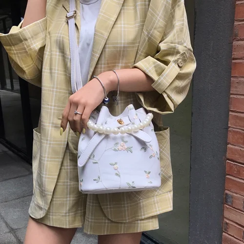 کیف مرواریدی